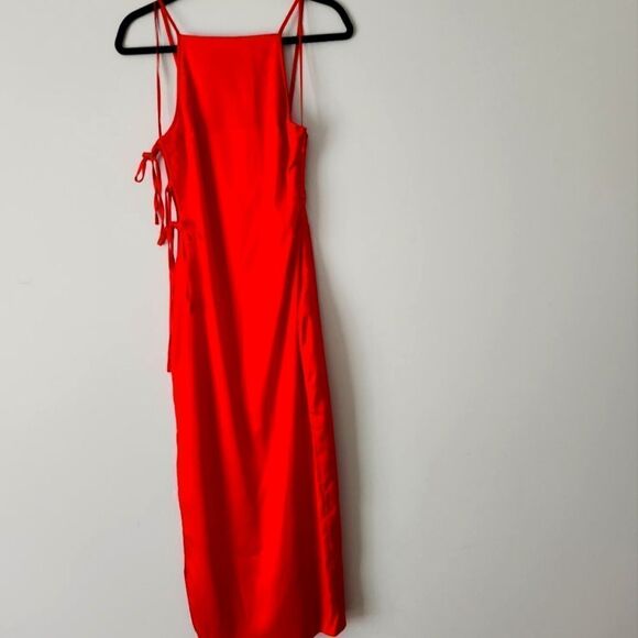 ZARA TIED SATIN EFFECT DRESS STRETCH NECK WITH SPAGHETTI STRAPS XS RED 39 INCH - Picture 2 of 5